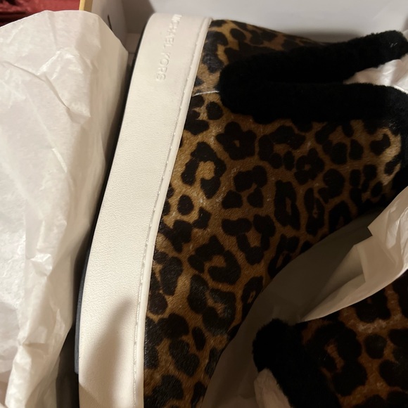 Michael Kors Ashlyn Shearling Lined Bootie   in Leopard print  Sz 8.5  RARE - Picture 10 of 15